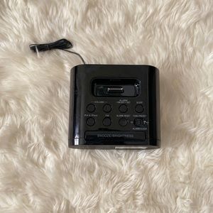 Sony iPhone/iPod Clock Radio Speaker Dock (Black)